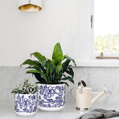 Set of 2 Blue and White Ceramic Plant Pots with Drainage Hole and Saucers, Retro Blue Porcelain Flowers Round Planters for Succulent Cactus Indoor Outdoor Garden Home Desktop Decor, 4.5+5.5 Inch