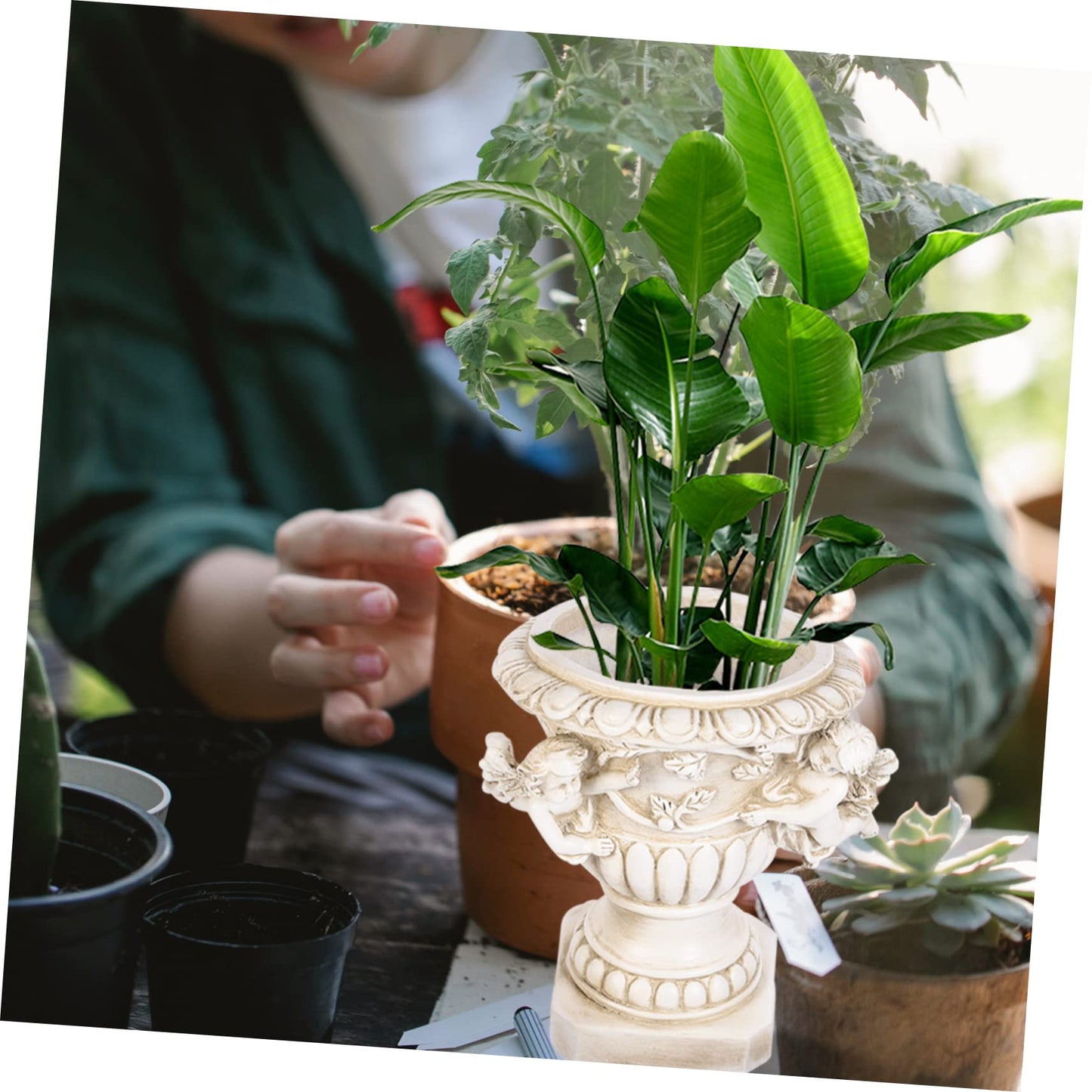 Yardenfun Outdoor Flowerpot European Style Beige Resin Crafts for Plants Decorative Outdoor Statue Pot Ideal for Yard and Garden Decor