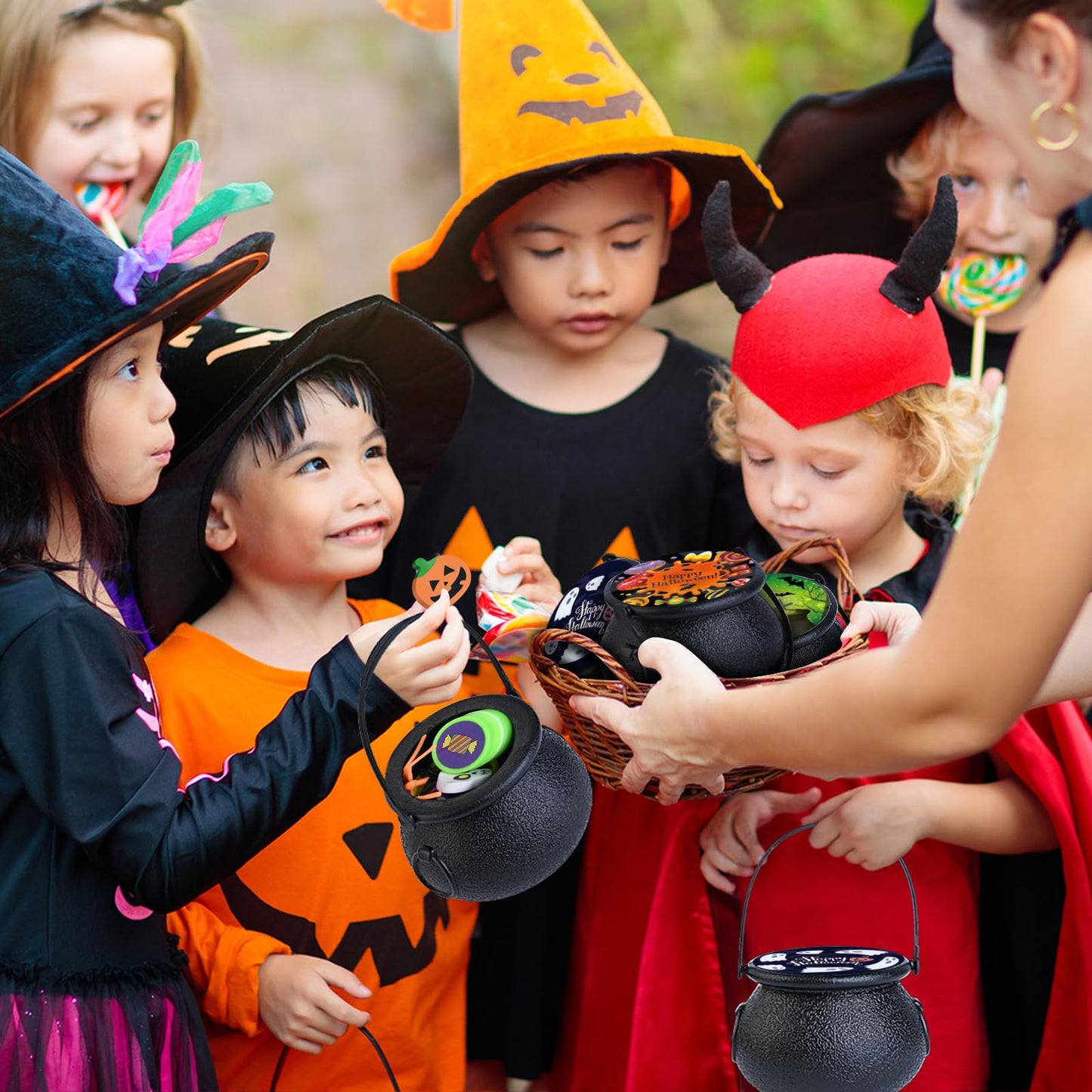 Letapapa 256 PCS Halloween Party Favors for Kids, 32 Pack Prefilled Small Plastic Witch Cauldron With Assorted Halloween Toy In Bulk, Miniatures for Kids Trick or Treat, Halloween Classroom Rewards