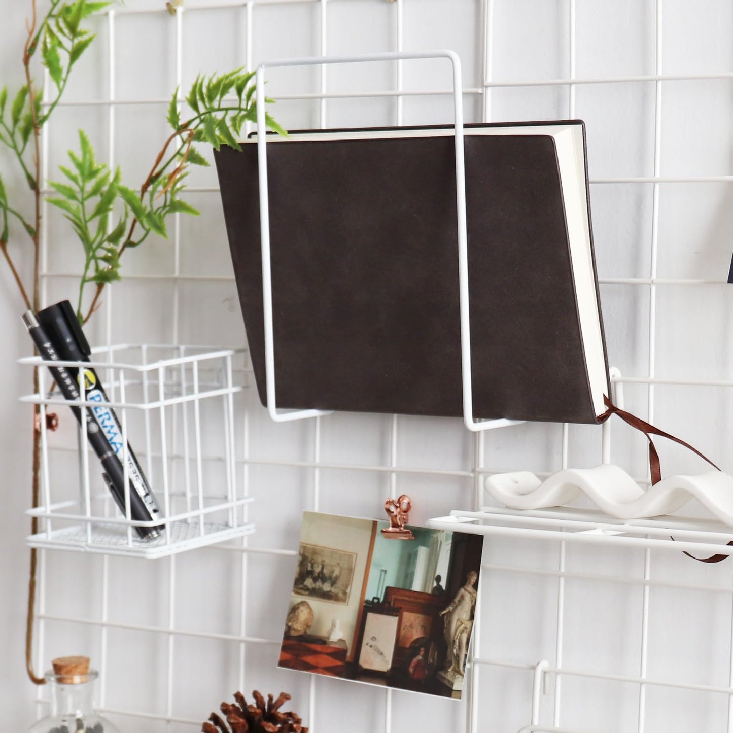 PEAUARL Metal Mesh Wall Grid Panel for Photo Display,Message Board,Size: 17.5" x 11.8",Pack of 2 (White)