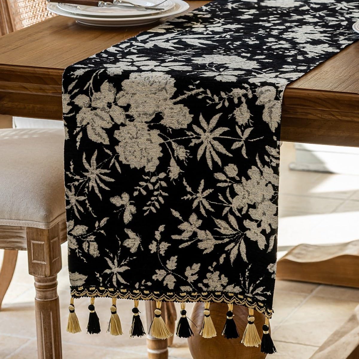 HomeyHo Botanical Dining Table Runner with Tassels Luxury Table Runner for Home Party Decor Jacquard Floral Elegant Halloween Natural Table Runners 13 x 71 Inch Black