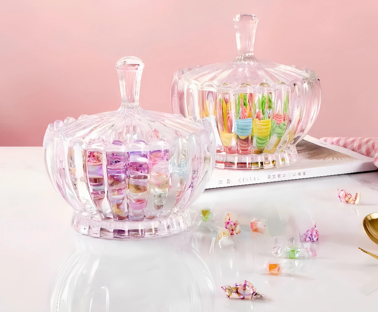 HMFDYHz Glass Candy Dish with Lid, 17oz Crystal Glass Candy Bowl, Classic Fancy Glass Canister for Cookies Nuts Chocolates Fruit,Home Wedding Party Decorative Jar (Clear)