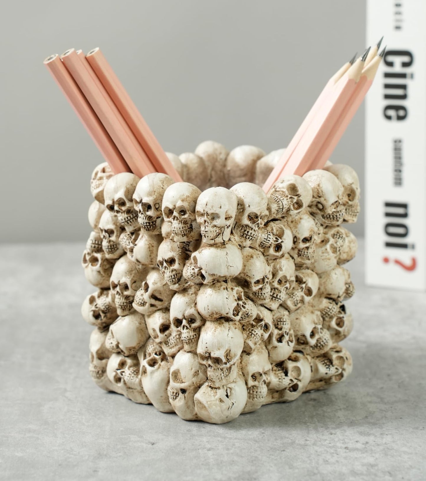 RZOIKZOI Skull Pen Holder,Makeup Brush Holder,for Vanity, Desk, Office Organizer, Trick Or Treat Decor，Halloween Candy Bowl，Spooky Goth Decorations (Skull, Square)