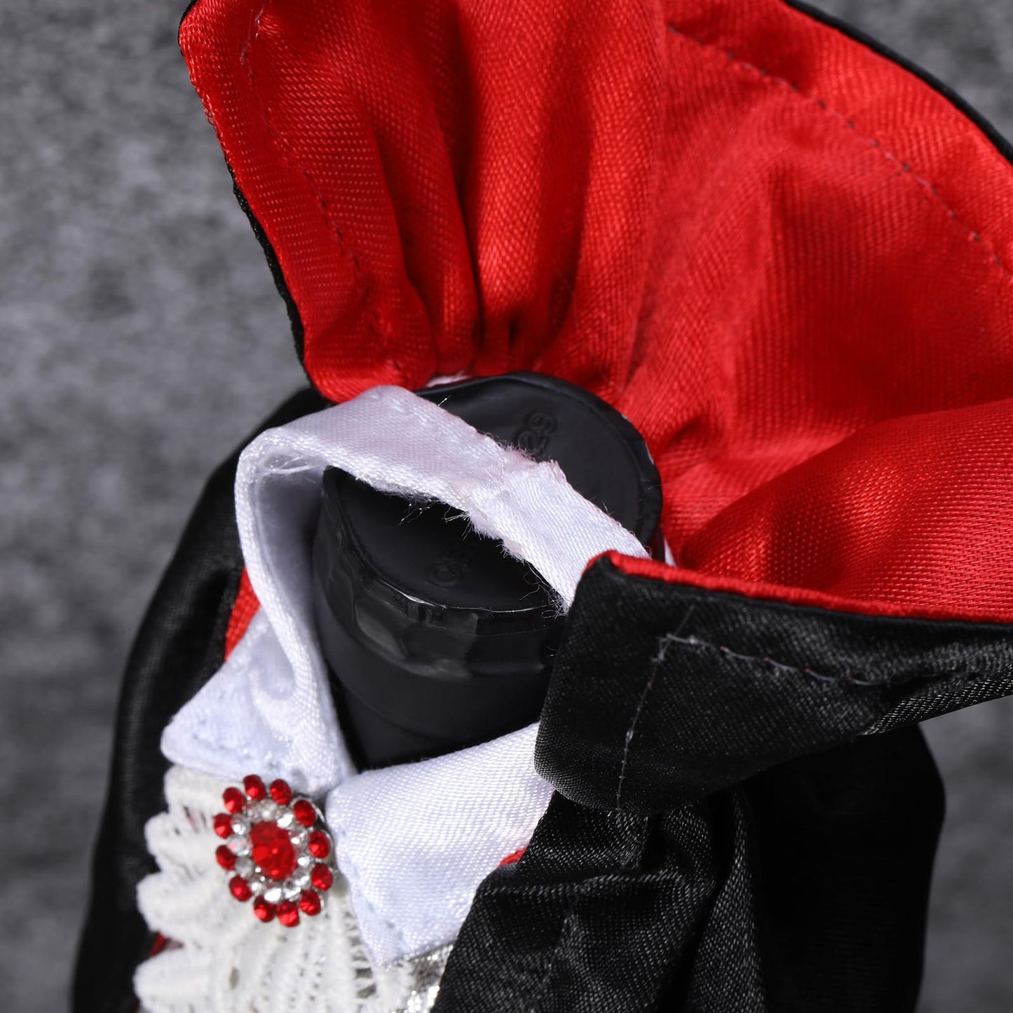 SIRIPHUM Halloween Wine Bottle Cover Decoration - Dracula & Vampire Wine Holder Gifts