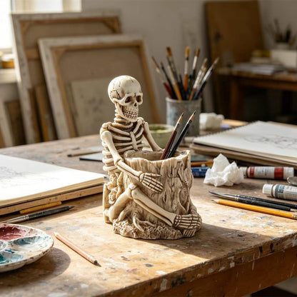 RURAUOGR Skull Pen Holder Resin Skeleton Key Holder Makeup Brush Holder Toothbrush Holder Halloween Home Office Storage Desk Supplies Halloween Decor (Style A)