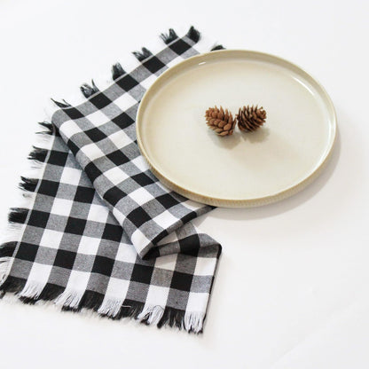 Black Buffalo Checkered Cloth Napkins, Set of 6, 18x18 inch Farmhouse Gingham Napkins with Fringe, Reusable Cotton Napkins for Dinner Parties, Thanksgiving, Halloween & Christmas Decor