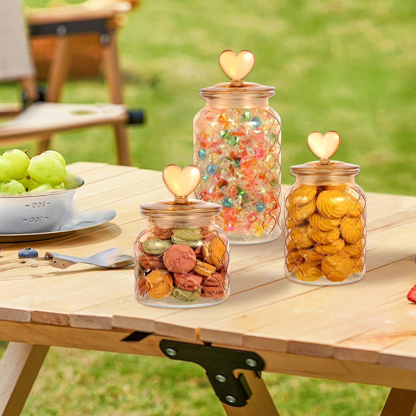 Rainmae 3 Pcs Heart Candy & Cookie Jars with Lids, 22 32 45 oz Cute Heart Shaped Airtight Food Storage Glass Cookie Containers for Kitchen Decorative Apothecary Canisters (Amber)
