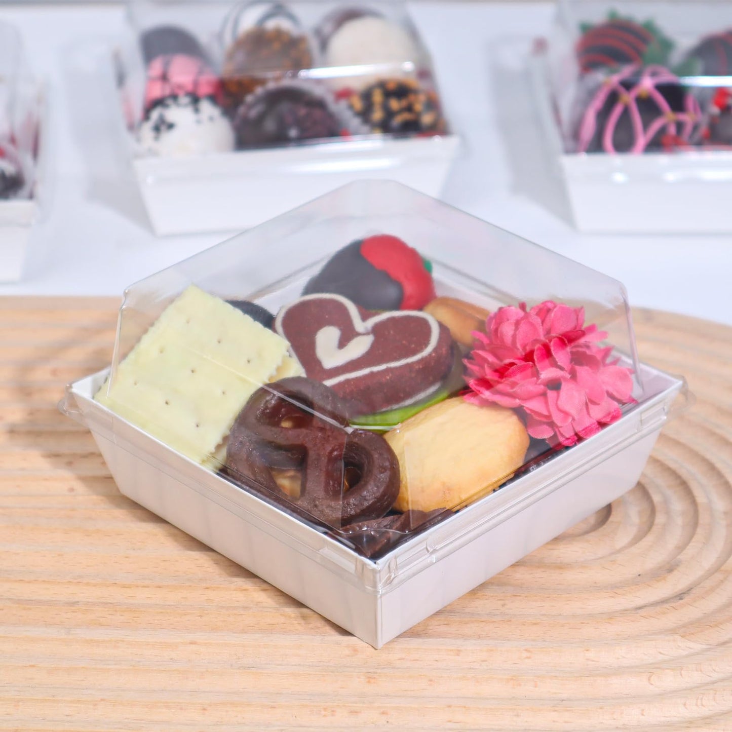 ROSPAKTEK 100Pack 4x4x2.5 Inches Charcuterie Boxes with Clear Lids - Bakery, Chocolate Covered Strawberries, Mini Cake, Pie Boxes for Christmas, Valentine's, Halloween, Easter