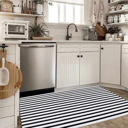 Bottalive Black and White Outdoor Rug 3' x 5' Striped Front Porch Rug Hand-Woven Cotton Rug Machine Washable Floor Mat Indoor/Outdoor Area Rug for Layered Door Mats/Farmhouse/Living Room (3' x 5')