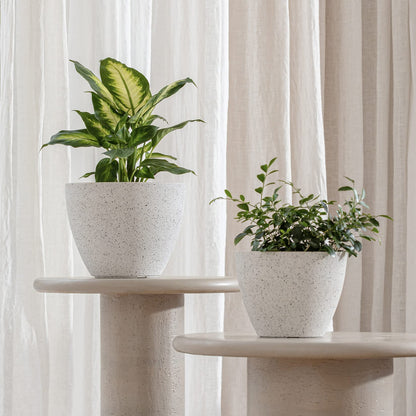 LA JOLIE MUSE Flower Pots Outdoor Garden Planters, Indoor Plant Pots with Drainage Holes, Plastic, Speckled White, Set 2 (8.6 + 7.5 Inch)
