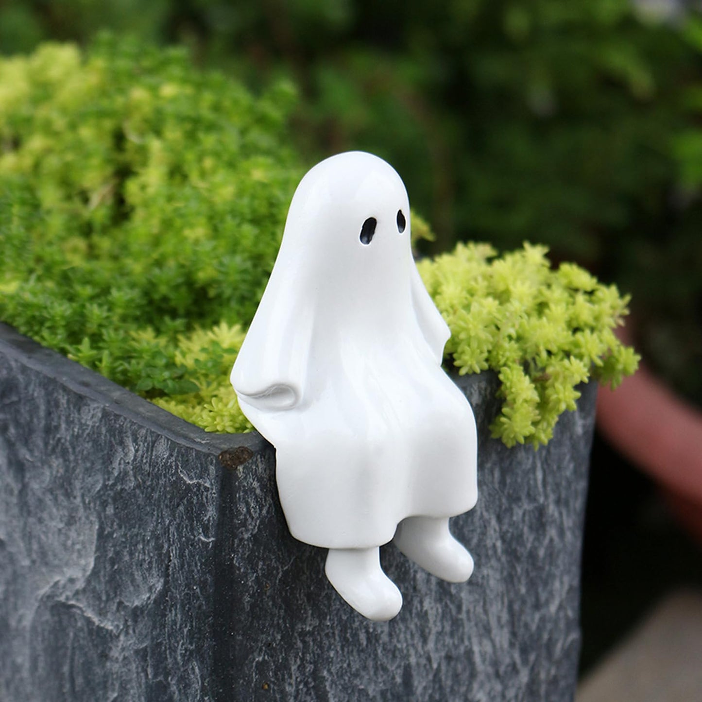 Halloween Resin Sitting Ghost Figurine Garden Sculpture Decor for Outdoor Patio, Balcony Planter, Home Bookshelf
