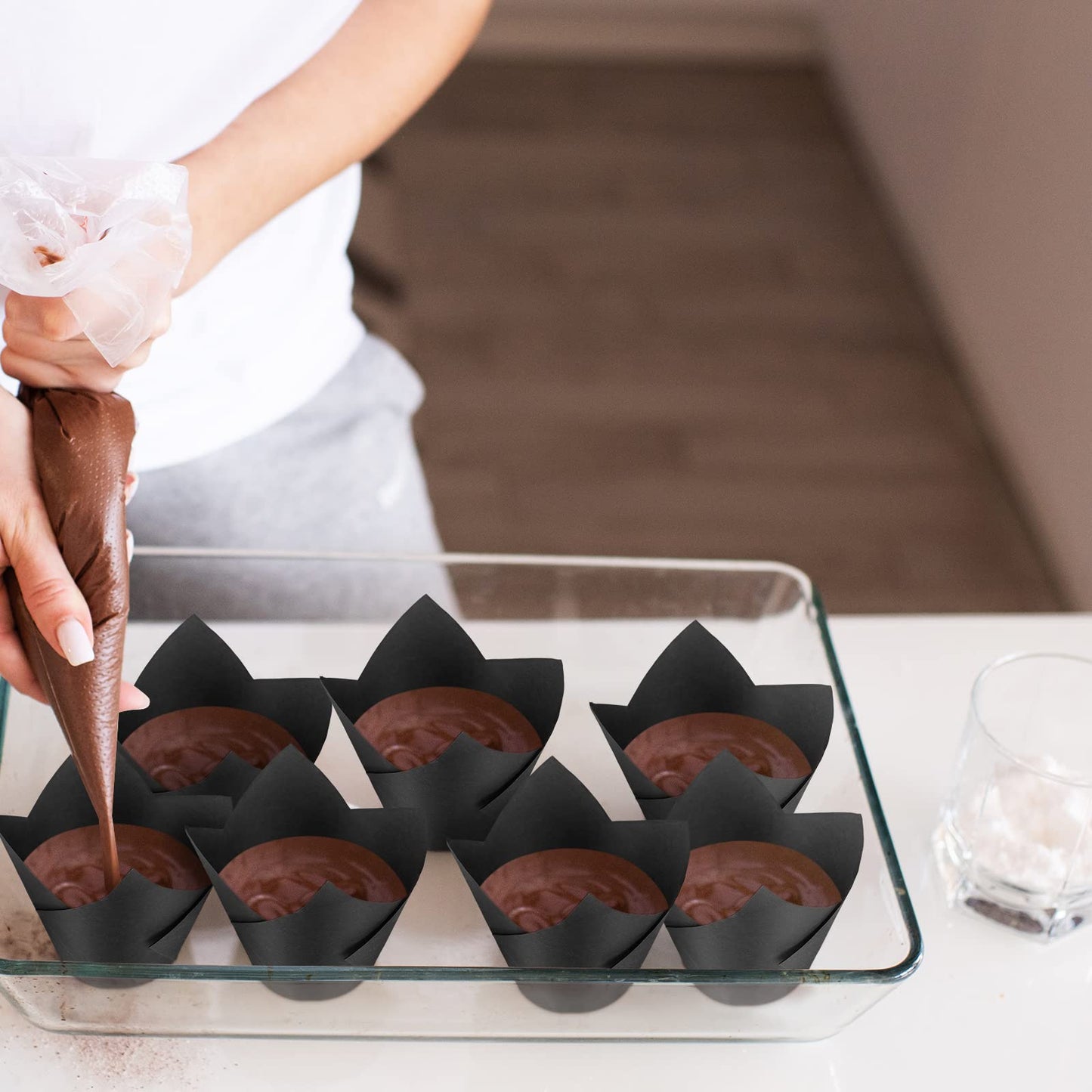 Funtery 400 Pcs Black Tulip Cupcake Liners for Baking Cups Standard Size Greaseproof Parchment Paper Tulip Muffin Liners Cupcake Wrappers for Weddings, Birthdays, Baby Showers, Parties(Black)