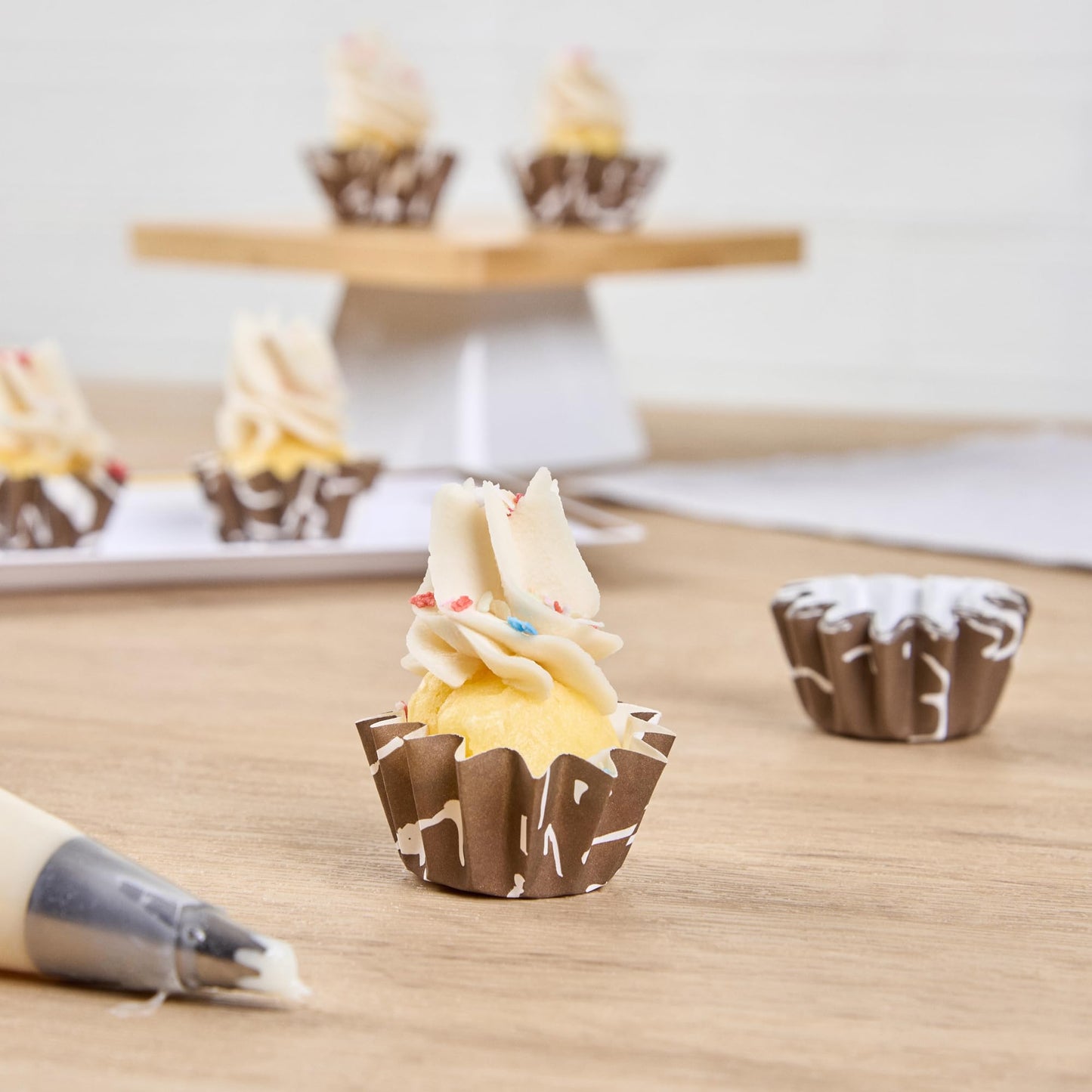 Restaurantware Panificio 0.4 Ounce Baking Cups 200 Flared Cupcake Liners - Oven-Ready Freezable Brown And White Paper Muffin Cases Disposable Chocolate Wisp For Wedding Parties Baby Showers