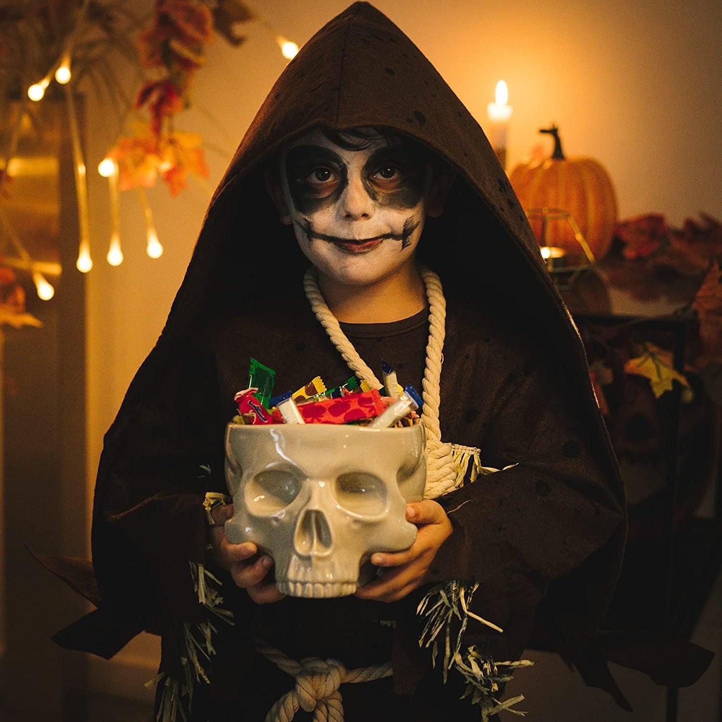 TALLGIRA Food Safe Ceramic Skull Bowl, Halloween Candy Bowl for Cereal Pasta Ice Cream, Microwave Dishwasher Skeleton Head Desk Decor (300, ml/min)