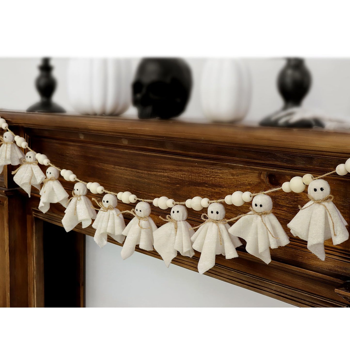 Bunny Chorus Ghost Halloween Banner: 1pc White Ghost Halloween Party Banner with Wood Beads, Cute Ghosts Halloween Garland Halloween Banner Decorations for Home Wall Mantel Doorways Front Decor