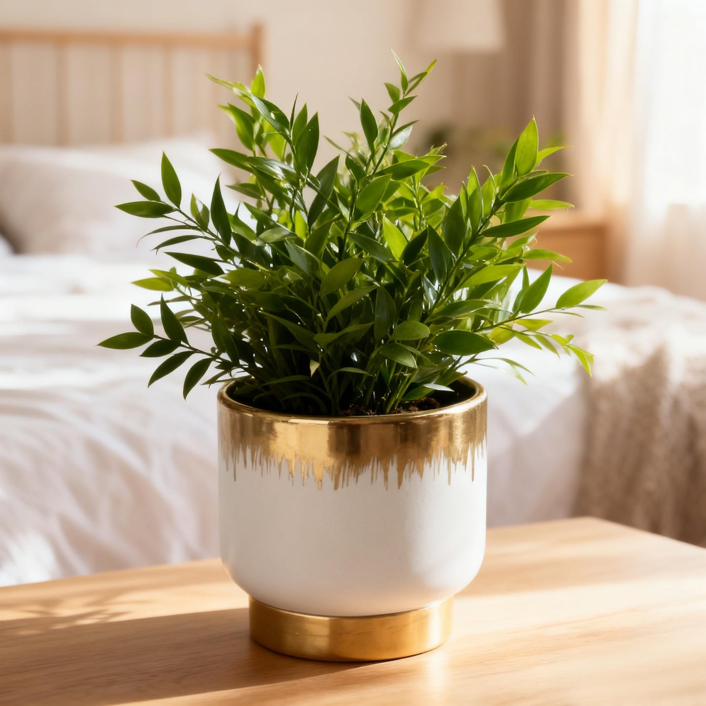 NEONWE White Ceramic Planters, Gold Flower Pots for Indoor Plants with Drainage Holes, Modern Round Planter with Drainage Holes - Plant Not Included 4.33 X4.33 Inch