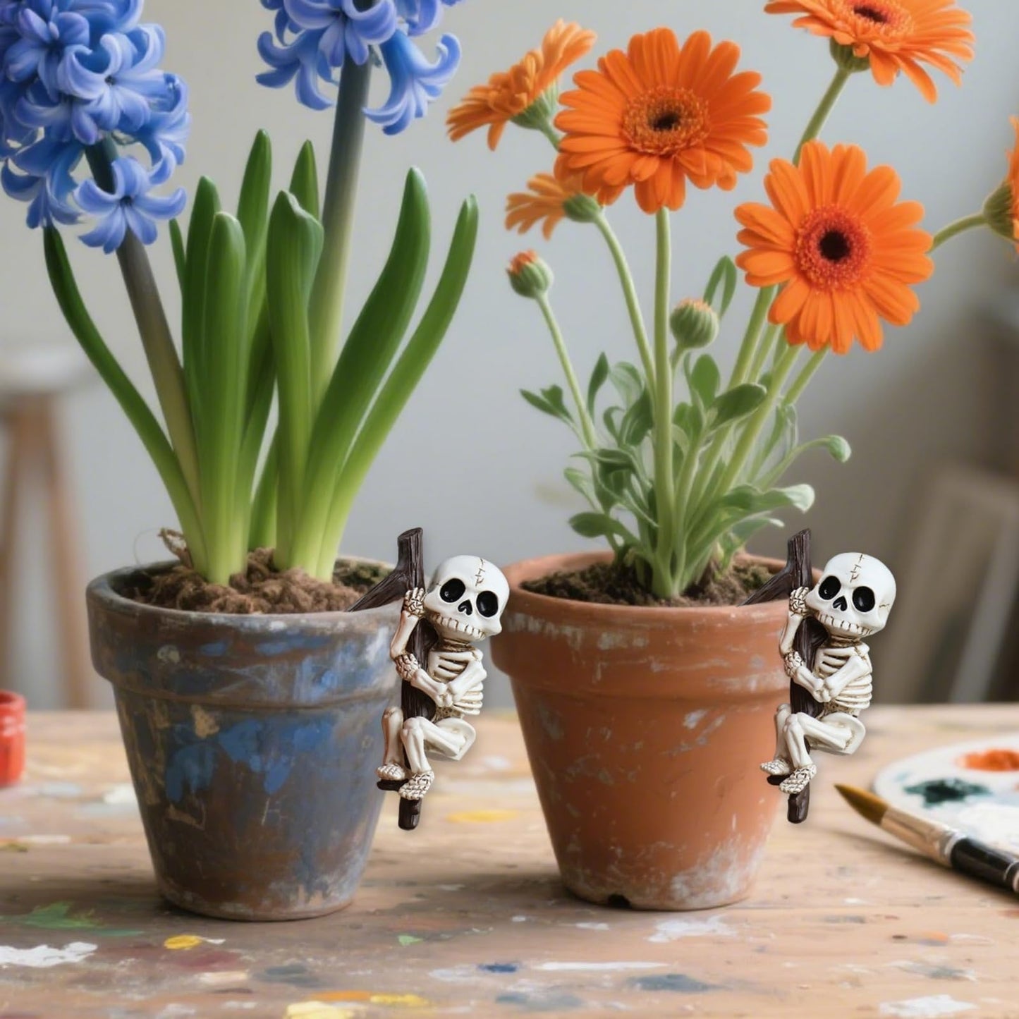 Wjwumha 2 Pieces Climbing Skeleton Statues Halloween Plant Pots Hanging Figurine Skull Atmosphere Ornament for Flower Pot Fish Tank Decoration