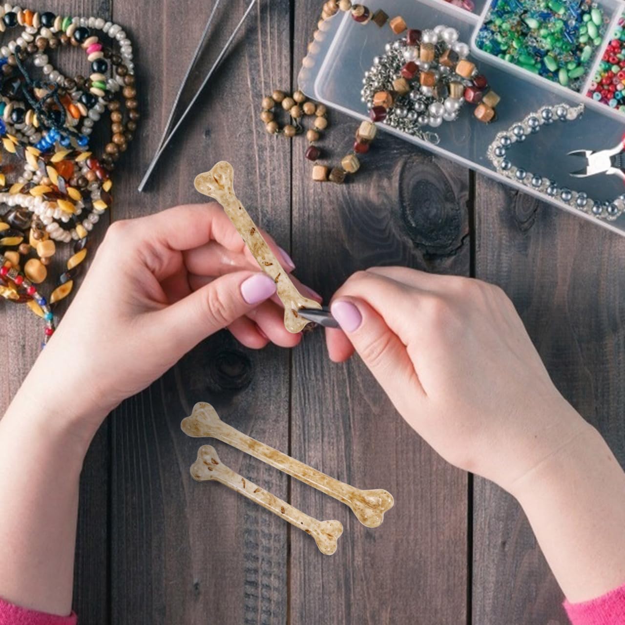 Homoyoyo Fake Bones: 20pcs Skeleton Simulation Bones Plastic Mini Skeleton Charms with Holes for Stringing DIY Crafts Halloween Decoration Small Scene Props Multi-Functional Fake, Two Size 3.93/2.95In
