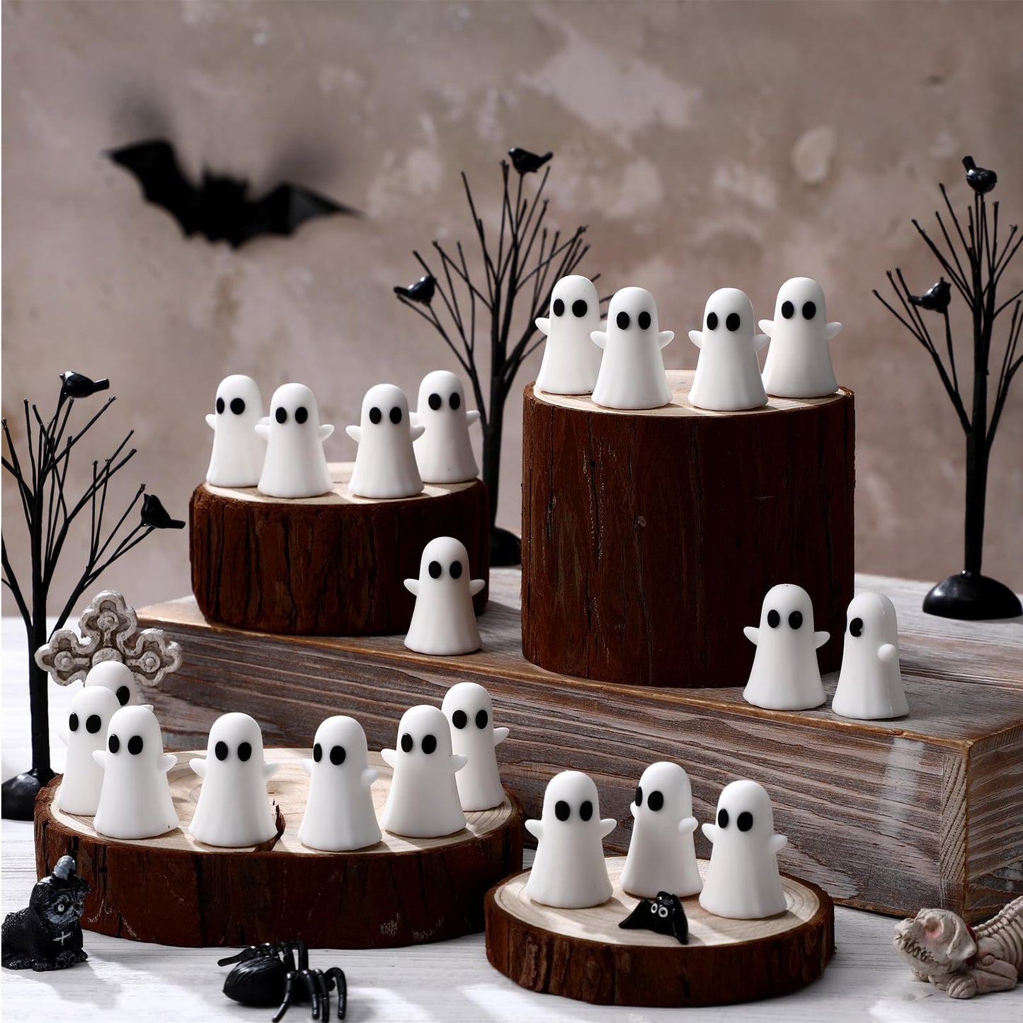 Lunmon 50 Pcs Mini Ghosts Bulks,Small Cute White PVC Ghost Figurines, Tiny Halloween Miniatures for Spooky Tiered Tray Decor, Home Tabletop Shelf Centerpieces Party Favors,1.49 inch
