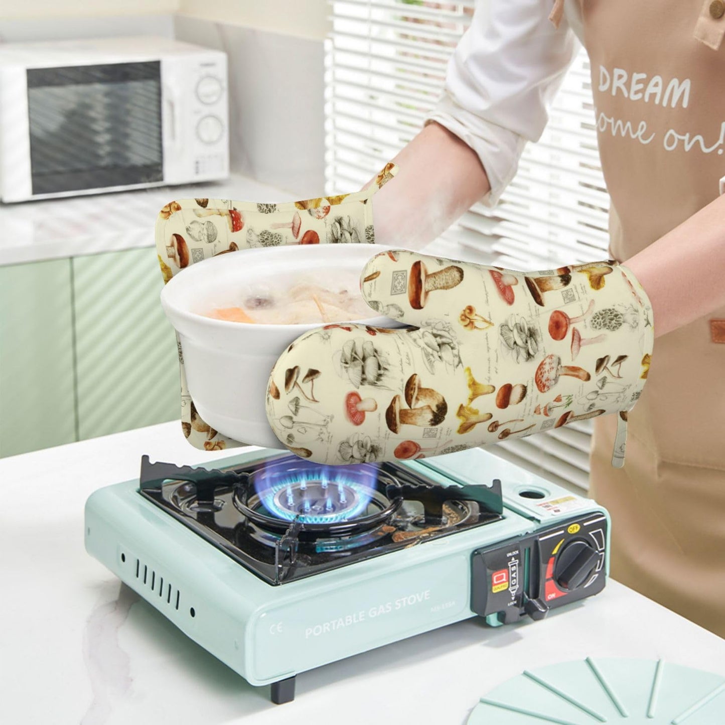 MIFSOIAVV Mushroom Oven Mitts and Pot Holders Sets Silicone Vintage Mushrooms Kitchen Mitts Potholders Heat Resistant 4Pcs Oven Gloves Hot Pads for Kitchen Baking Cooking BBQ Grilling