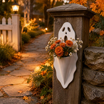 Teecyhooo Halloween Ghost Wall Planter 13.8 Inch Spooky Resin Hanging Planter with Triangle Hanger Scream Face Hanging Vase Halloween Gothic Wall Decoration for Home Indoor Living Room Bedroom