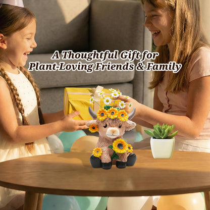 Cute Highland Cow Planter, 4.13 inch Resin Succulent Pot, Animal Planter with Drain, Mini Cows Flower Pots, Storage Containers for Outdoor Indoor Backyard Balcony Planters Home Garden Decor Gifts