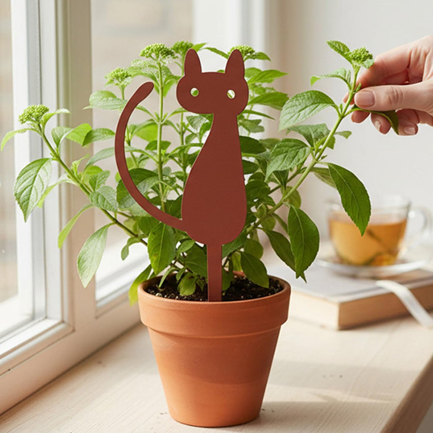 Elegant Cat Metal Garden Stake – Powder-Coated Steel Plant Pick for Pots & Planters, Rustic Indoor/Outdoor Decorative Accent