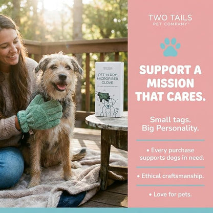 Two Tails Pet Company Pet N’ Dry Microfiber Gloves, Absorbent Dog Drying and Washing Gloves for Paws, Faces, and Coats, Soft, Lightweight, Fast Drying, Gentle on Sensitive Fur, Grooming Dog Supplies