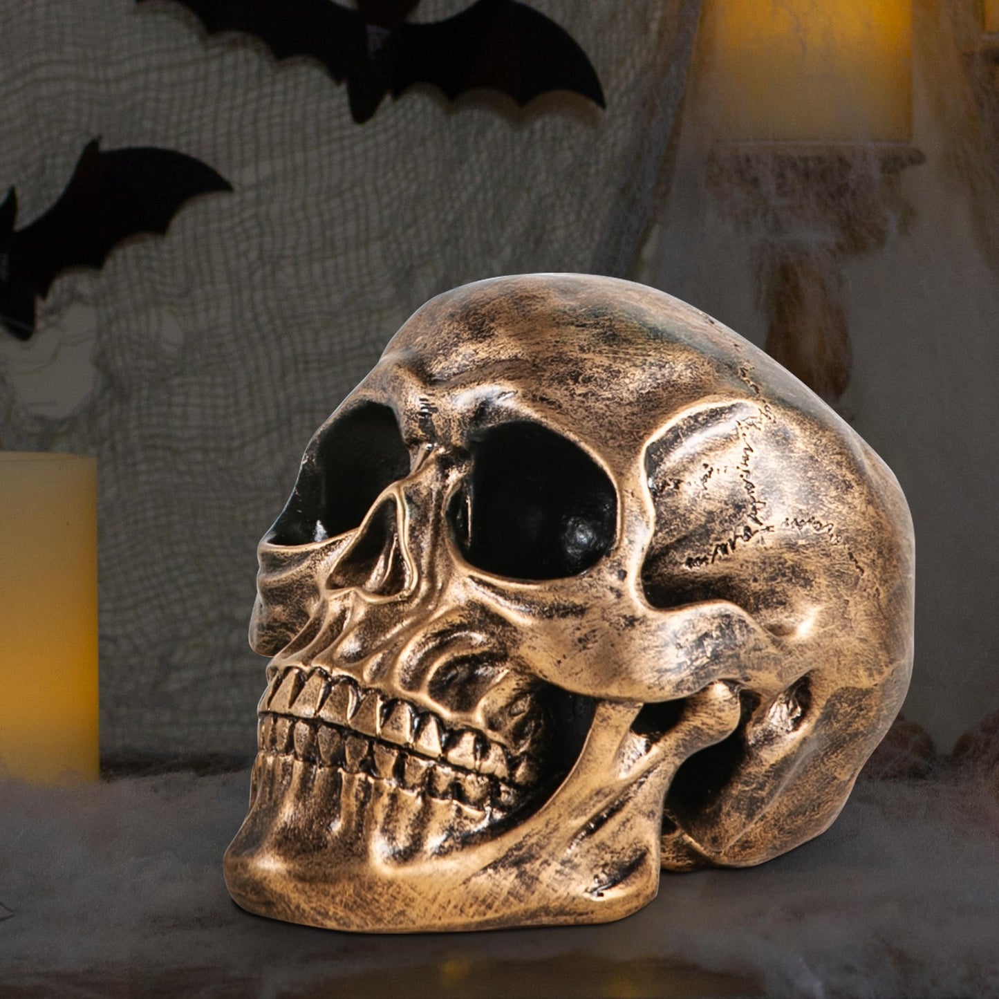 Mowtanco Halloween Skull Statues – Set of 2 Resin Skeleton Head Decorations (Gold & White) – 7.7" Realistic Skull Decor for Indoor Halloween Party, Tabletop Centerpiece, Spooky Home Accents