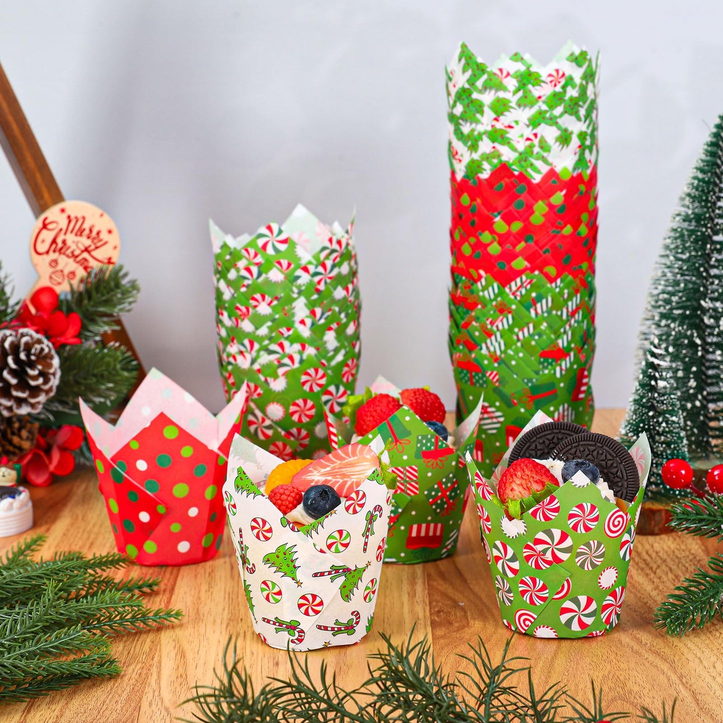 FYSUIMU 200Pcs Christmas Tulip Cupcake Liners Funny Cartoon Character Muffin Baking Cups Xmas Red Green Cupcake Wrappers for Winter Holiday Birthday Wedding Party Supplies Table Decor