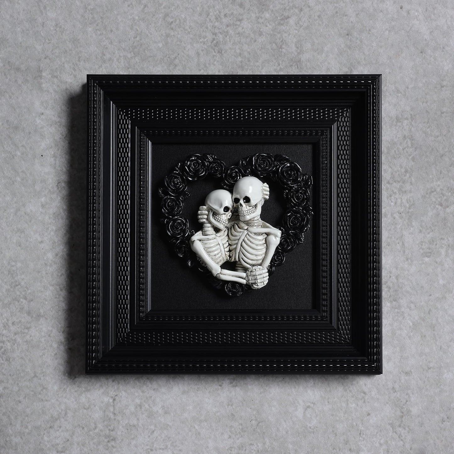 Skeleton Couple Hugging 3d Wall Sculpture Love Never Dies Black Wedding Roses Heart Wreath with Black Framed for Home Decor Accents, Living Room, Entryway Wall Art, Gothic Wall Decor