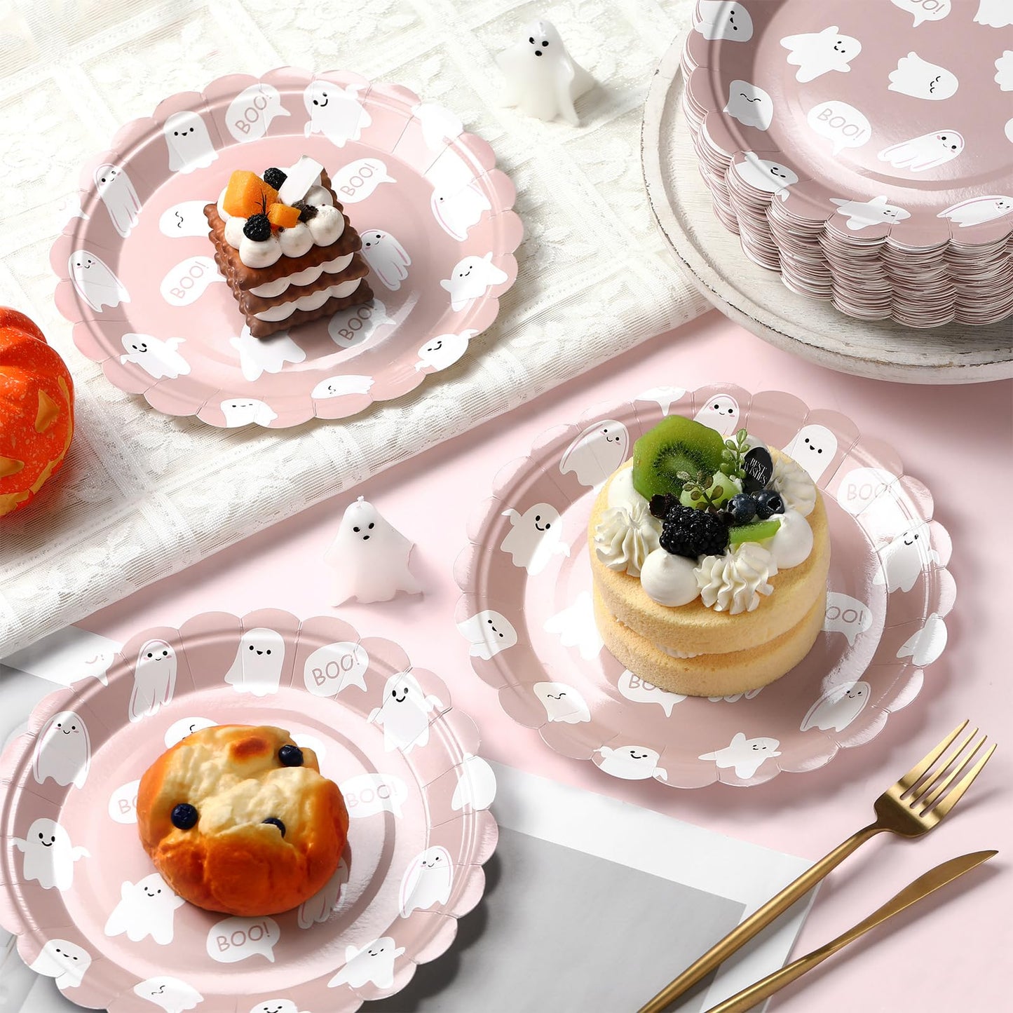 Havawish 100 Pcs Christmas Paper Plates Pink Ghost Boo Disposable Plates 9 Inch Cute Cartoon Ghost Tableware decorations for Christmas Happy Boo's Day Birthday Baby Shower Party Supplies