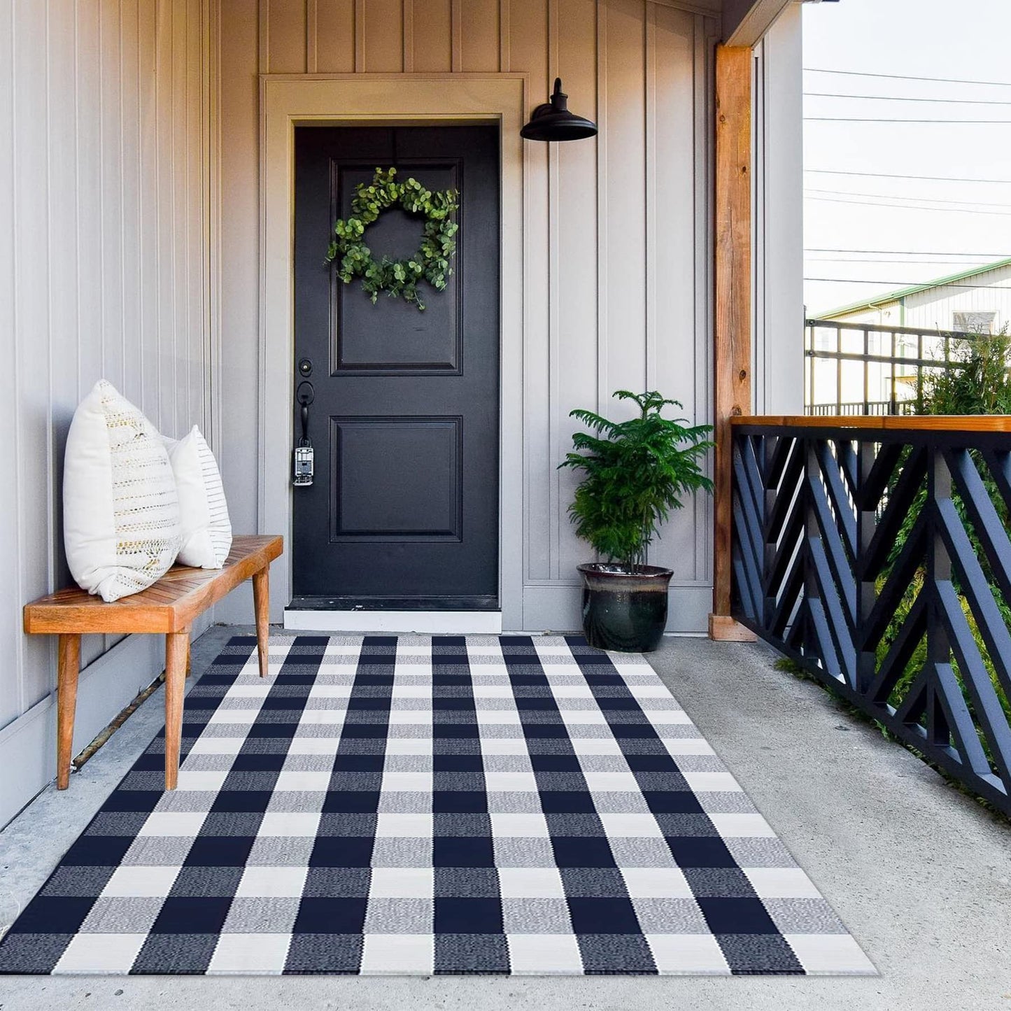 MUBIN Cotton Buffalo Plaid Rug, 4' x 6' Navy Blue White Outdoor Rug Decorative Mat, Washable Large Doormat Hand-Woven Foldable Area Rug for Outdoor Patio Indoor Living Room Dining Room Kitchen
