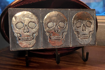 Silver-Tone Skull Wall Hanger | Gothic Wall Décor for Home, Office, Bedroom | Hat, Coat, Scarf, and Jewelry Organizer | Four, Three, Two, or One Hook | Floral Pattern (4" x 14")