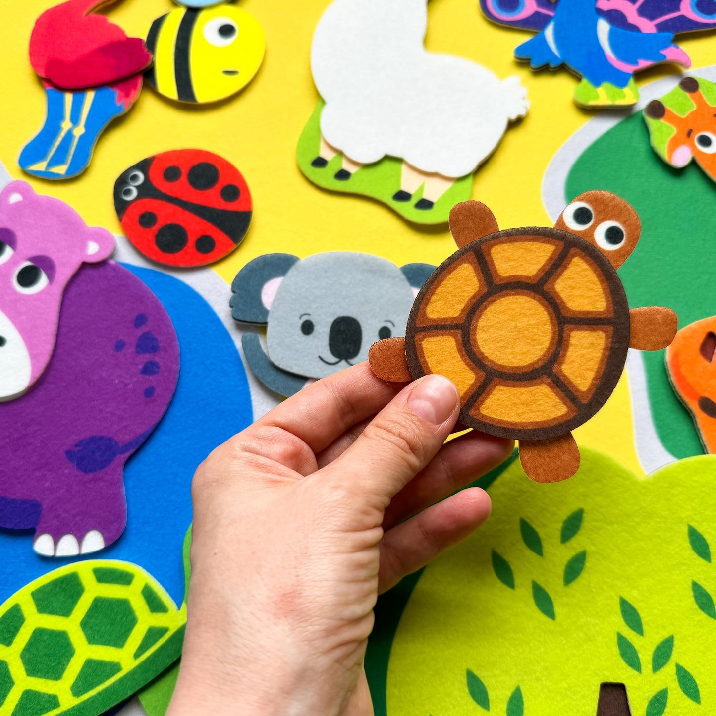 QUOKKA Zoo Felt Board for Toddlers 51 PCS - Double-Thick Felt Board Story Set - Durable Wall Activity Panel - Ideal for Storytelling Indoor Toddler Activities and Classroom