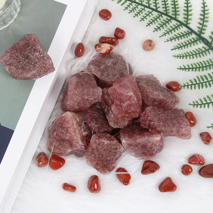 1.1lb Bulk Raw Red Strawberry Quartz Rough Crystal-Natural Red Strawberry Quartz Raw Stones Crystal for Tumbling, Cabbing, Decoration, Polishing, Wire Wrapping, Wicca & Reiki Crystal Healing