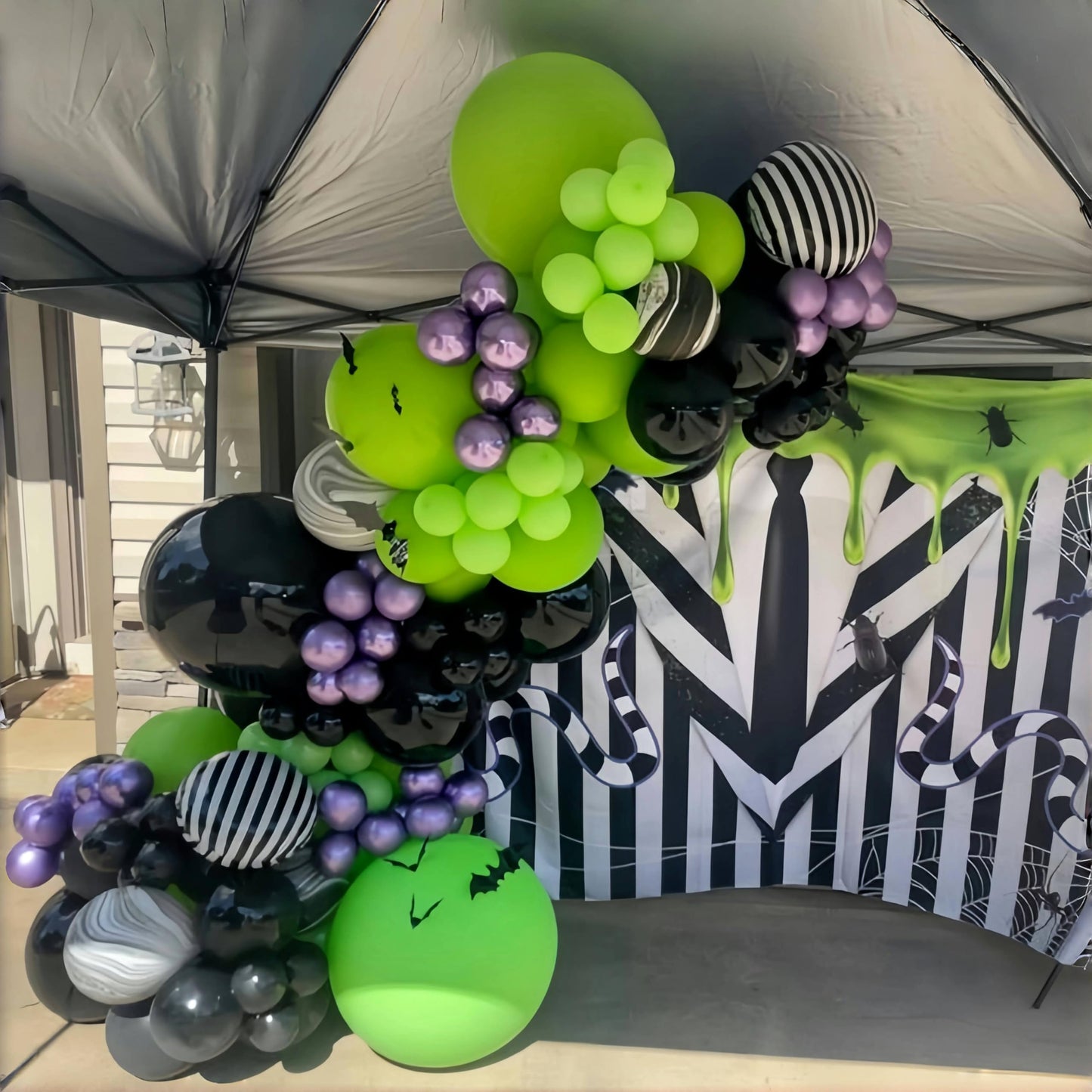Halloween Balloon Arch Garland Kit with Big Spider DIY Balloons, Matte Black Lime Green Purple Metallic Latex Balloons Garland with Eye Balloons for Halloween Party Home Garden Outdoor Decorations