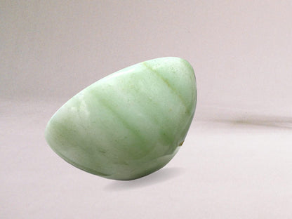 Green Aventurine Crystal Bowl - 2 Inch Decorative Bowls for Room and Home Decor - Gemstone Healing Crystals for Elegant Display, Positive Energy Balance and Gift