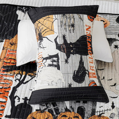 EVENHUG Halloween Theme King Size Quilt Bedding Set with 3 Pillow Shams Lightweight Soft Bedspread Coverlet Halloween Holiday Bed Cover for Bedroom Home Decoration (4 Pieces)