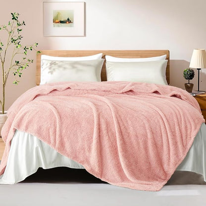 Exclusivo Mezcla Fleece Bed Blankets Queen Size, Ultra Soft, Lightweight and Fuzzy Light Pink Blanket for Women, Home Decor, 90x90 Inches