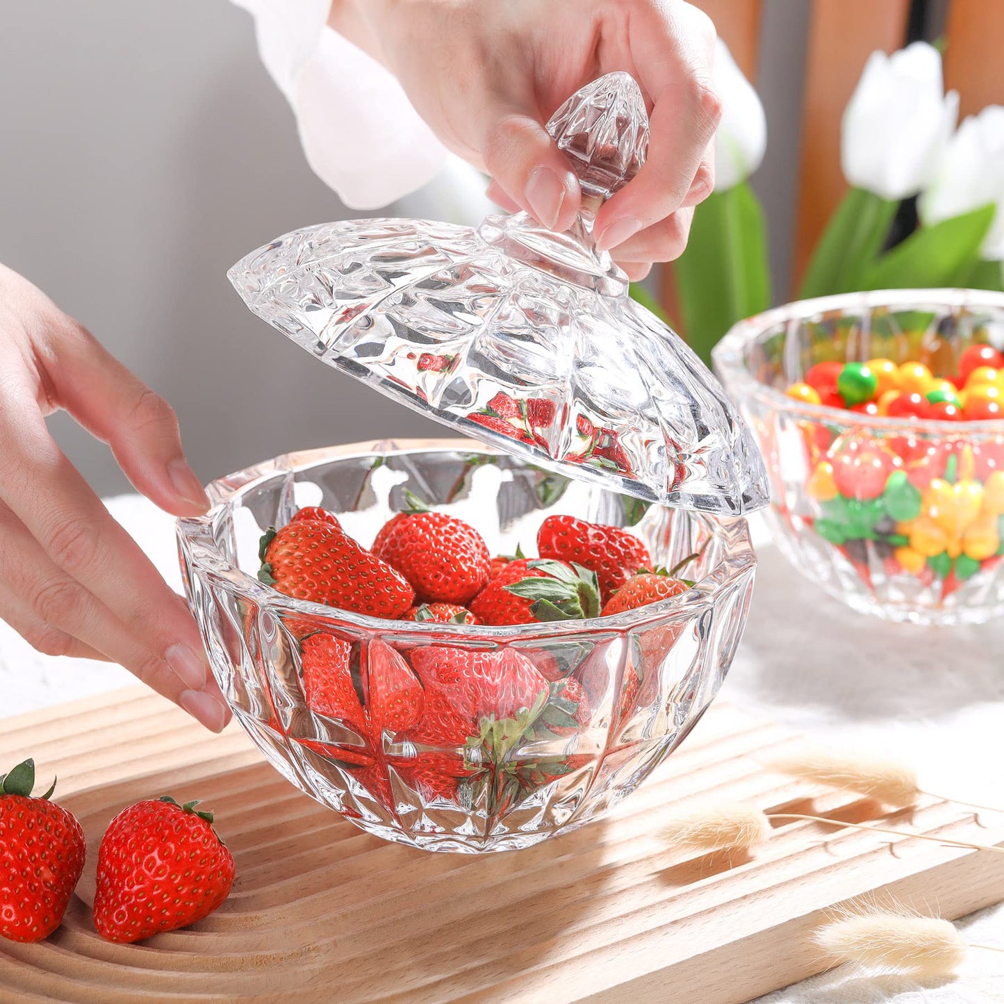 ComSaf 26fl.oz Crystal Glass Candy Dish with Lid – Large Covered Candy Jar with Lid for Office Desk, Coffee Table, Kitchen Counter & Living Room | Gift for Easter, Weddings, Holidays & Parties