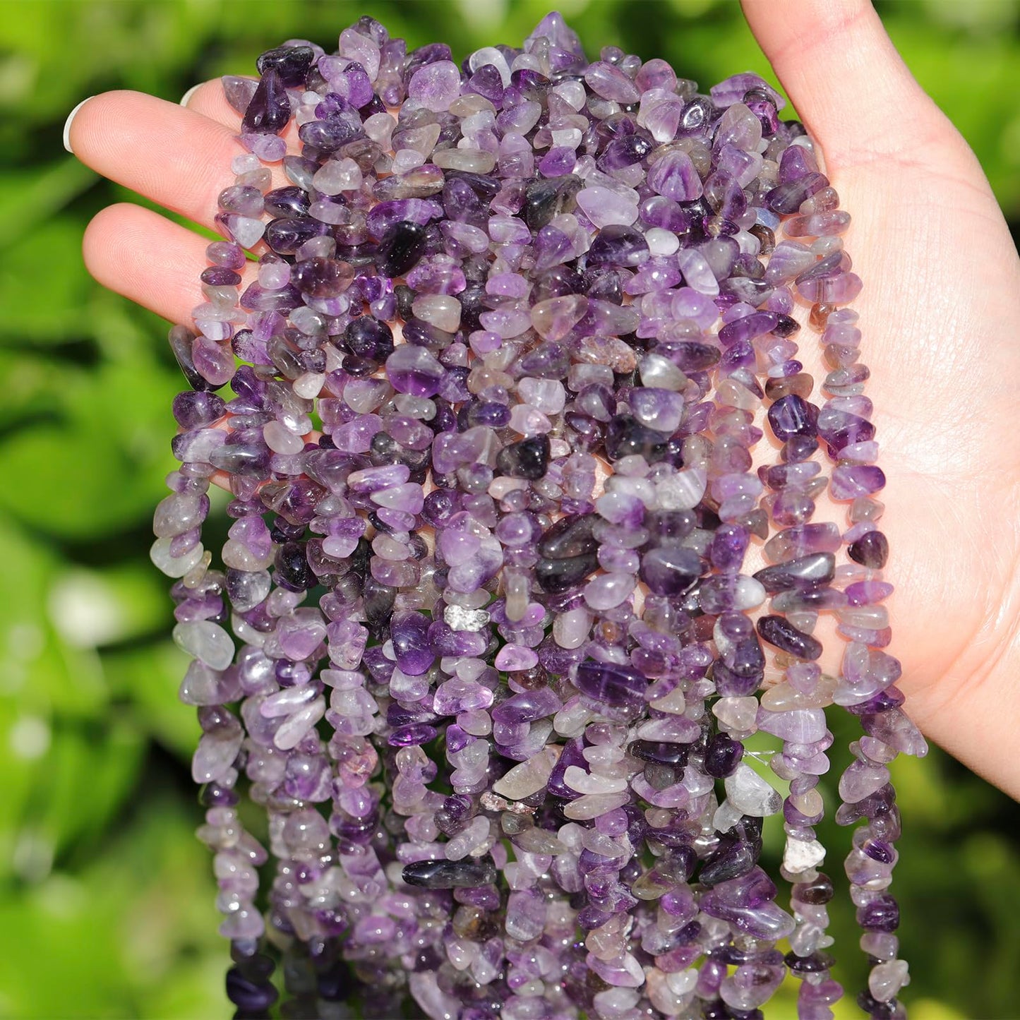 200pcs Natural Irregular Chip Stone Beads 5-8mm Pre-Drilled 30-inch Strand Semi-Precious Healing Crystal Beads for DIY Jewelry Making Bracelet Chakra Crafts Amethyst