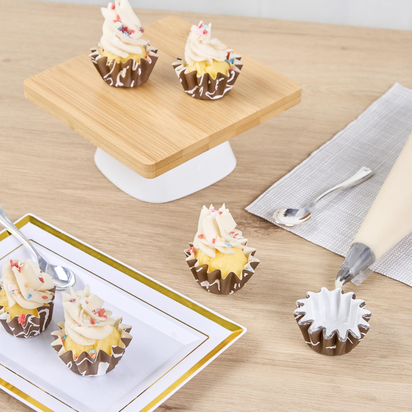Restaurantware Panificio 0.4 Ounce Baking Cups 200 Flared Cupcake Liners - Oven-Ready Freezable Brown And White Paper Muffin Cases Disposable Chocolate Wisp For Wedding Parties Baby Showers