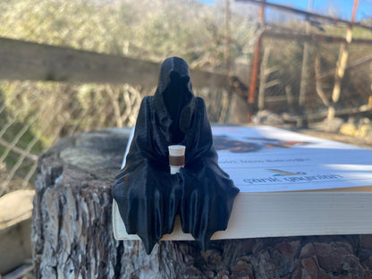 Sitting Ghost Figurine Holding Coffee | Suriel ACOTAR Inspired Decoration | Fantasy Book Lover Gift | Cozy Goth Desk Decor | Spooky Cute Aesthetic | Gift For Coffee Lovers