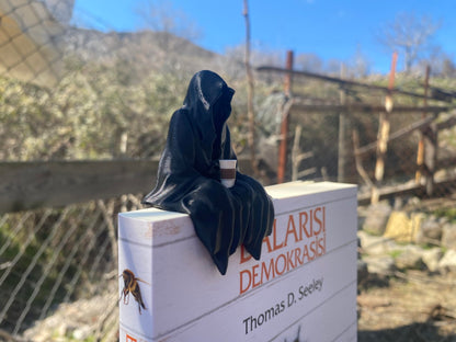 Sitting Ghost Figurine Holding Coffee | Suriel ACOTAR Inspired Decoration | Fantasy Book Lover Gift | Cozy Goth Desk Decor | Spooky Cute Aesthetic | Gift For Coffee Lovers