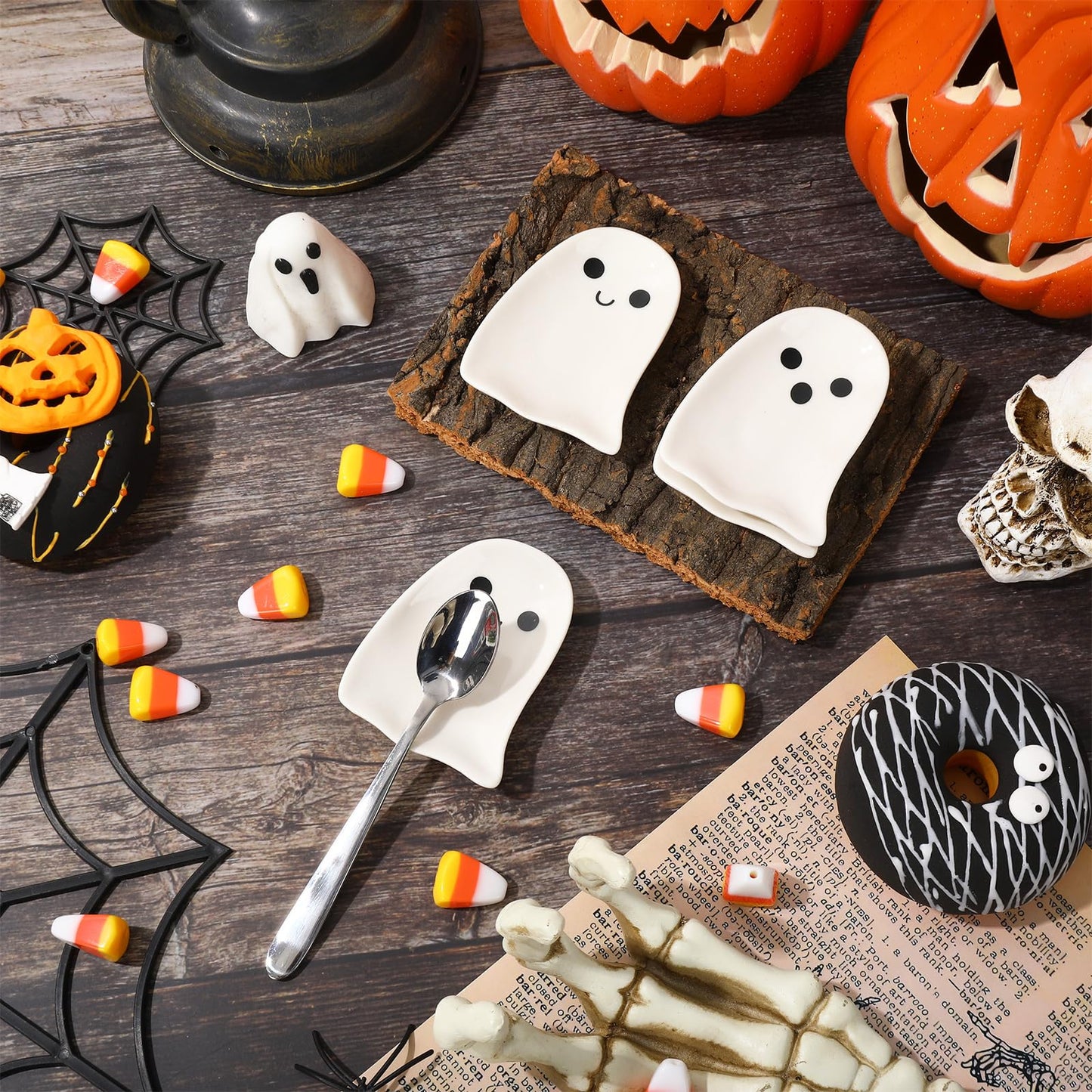 Whaline 4Pcs 2.8inch Mini Ceramic Spoon Rests White Ghost Small Coffee Spoon Holder for Halloween Coffee Stirrers Teaspoon Bar Spoon Coffee Station Bar Accessories