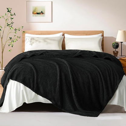 Exclusivo Mezcla Fleece King Size Bed Blanket, Ultra Soft, Lightweight and Fuzzy Black Blanket for Women, Home Decor, 90x104 Inches