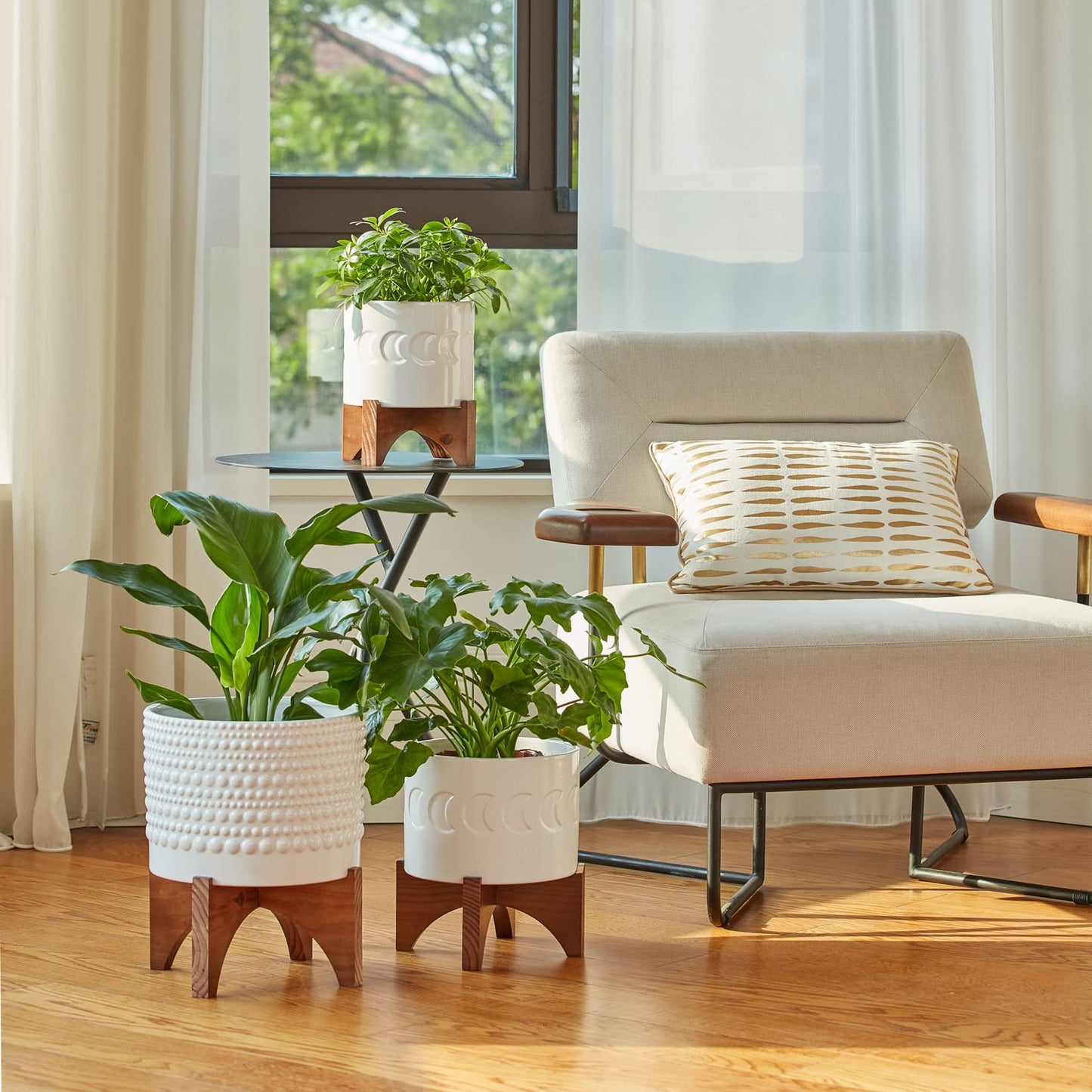 LA Jolie Muse Ceramic Planter with Wood Stand - 8 Inch White Cylinder Embossed Hobnail Patterned Flower Plant Pot Indoor