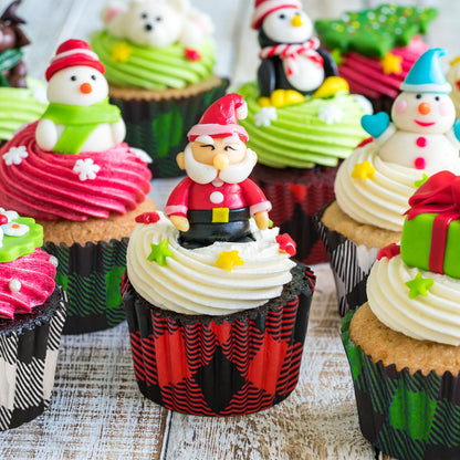 Whaline 600Pcs Christmas Cupcake Liners Buffalo Plaids Cupcake Wrappers Red Green Black Checked Xmas Muffin Liners Holiday Paper Cake Baking Cups for Christmas Party Home Kitchen Supplies
