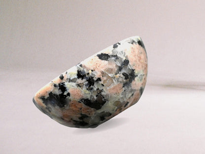 Pink Granite Crystal Bowl - 2 Inch Decorative Bowls for Room and Home Decor - Gemstone Healing Crystals for Elegant Display, Positive Energy Balance and Gift